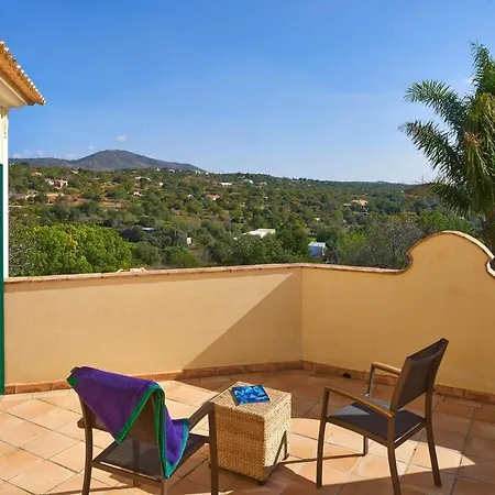 Areia Sleeps 6 Wifi Villa