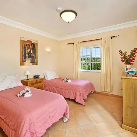 Villa Areia Sleeps 6 Wifi